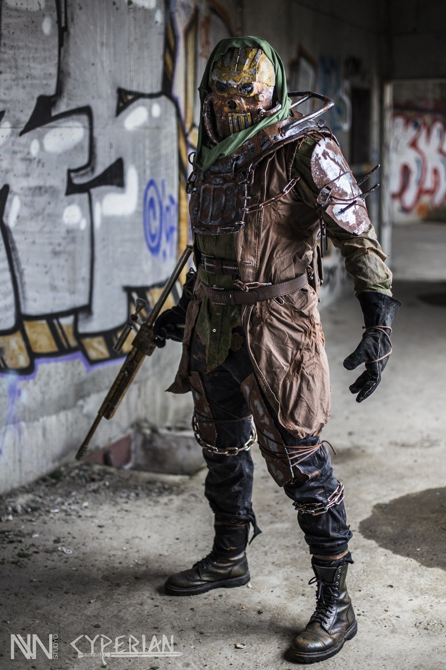 fallout cage armor cosplay. 