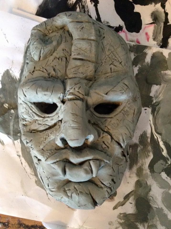 Камень каменной маски. Каменная маска Джоджо. Каменная маска из Джоджо. Маска Джо Джо. Дио с каменной маской.